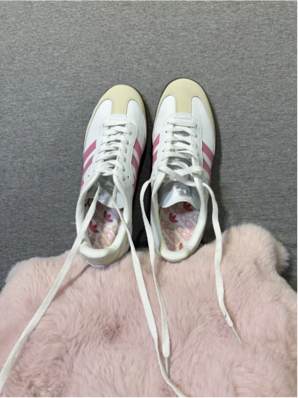 Women's Adidas Sambas Sneakers Size 8 White Pink